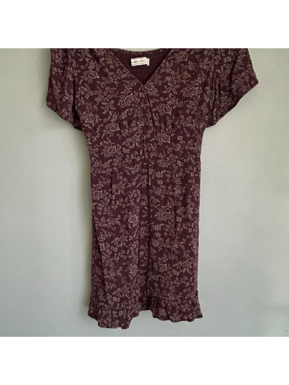 Abercrombie and Fitch Red White Short Sleeve Ruffle Ruched burgundy floral Dress